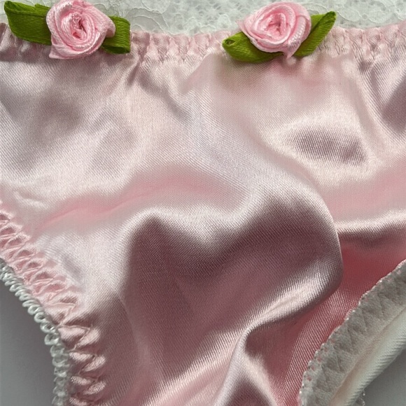 Coquette Girlie Pink Silky Satin Lace & Rosette Trim‎ Feminine Thong Panties NWT - Picture 4 of 13